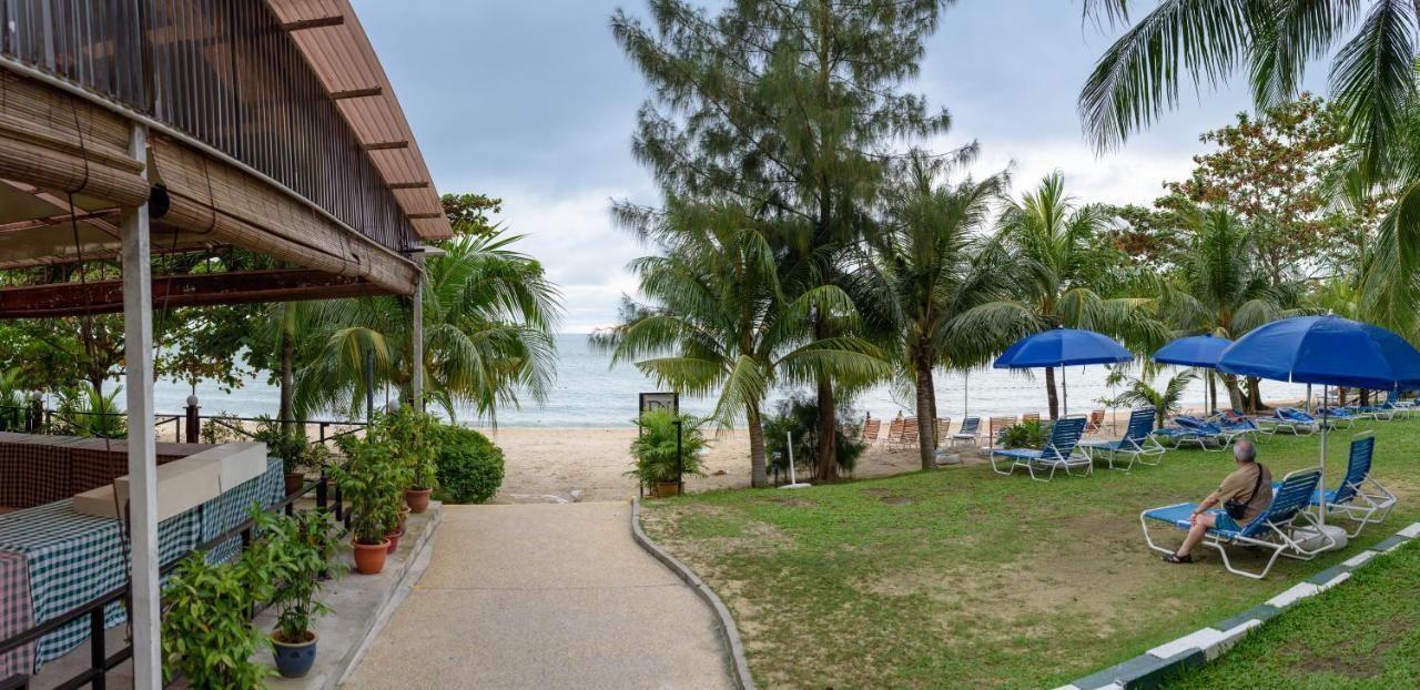 J Beach Suites At Rainbow Paradise Танджунг-Бунга Экстерьер фото